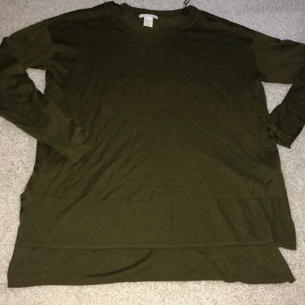 Thin green sweater